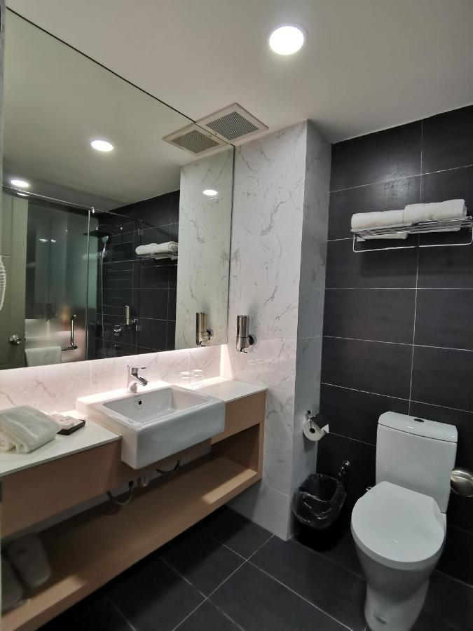 Otel Hotel Sibu Exterior foto